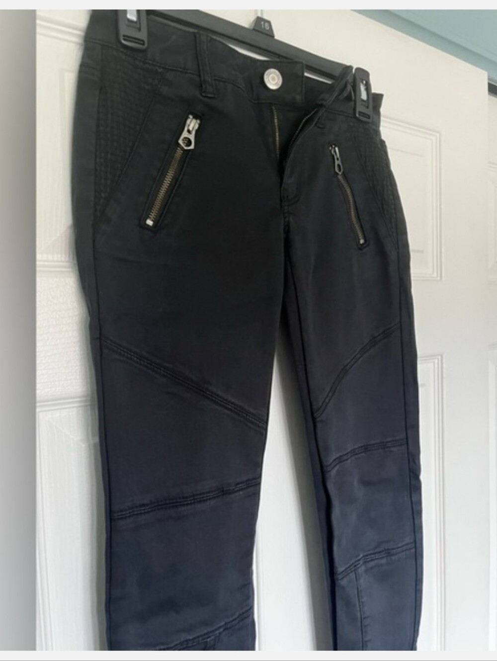 American Eagle Outfitters Black Skinny Moto Zip Pocket Ponte Pants - Picture 3 of 5